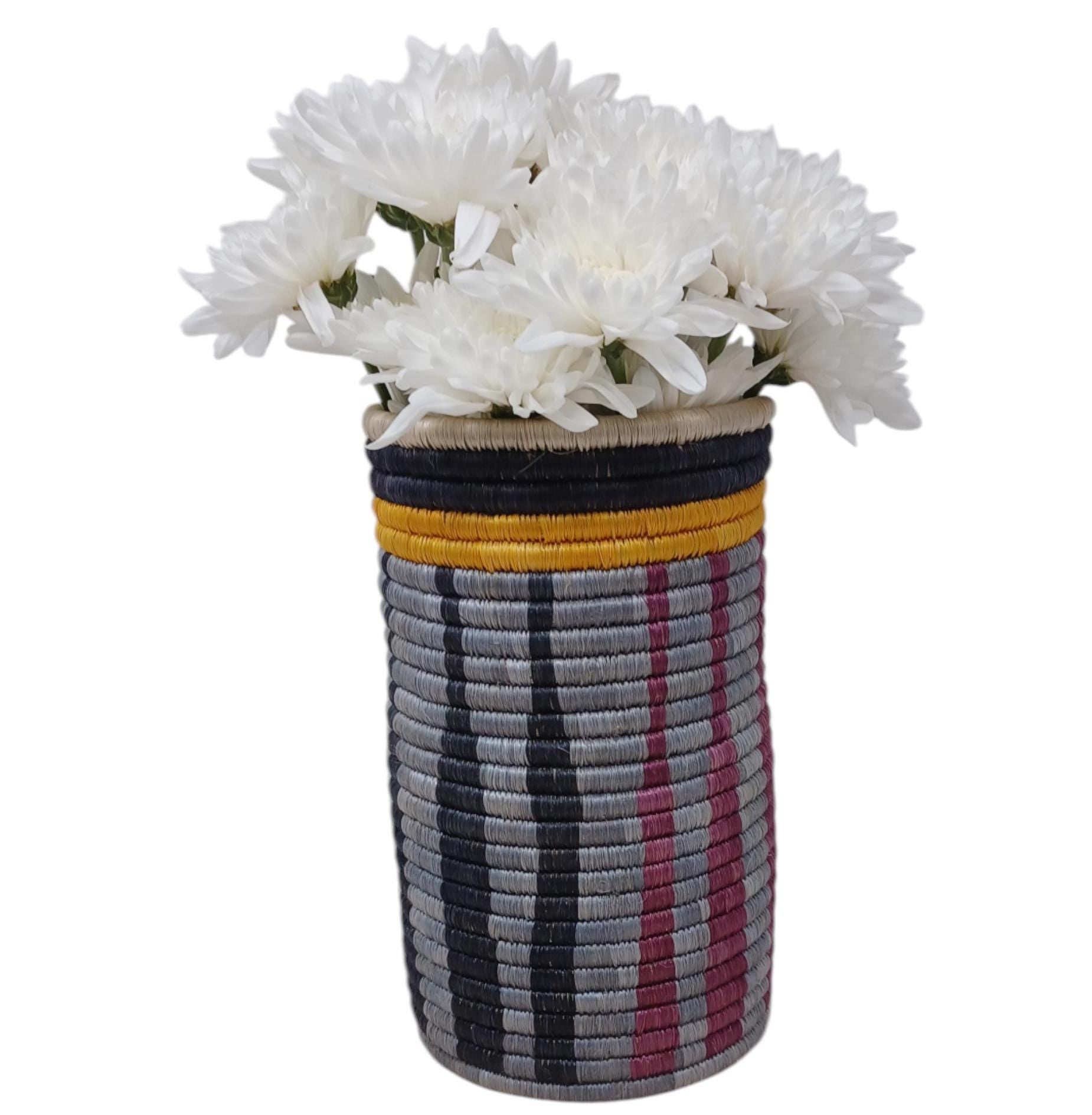 Handwoven Wicker Flower Vase: Bohemian Home Decor Centerpiece