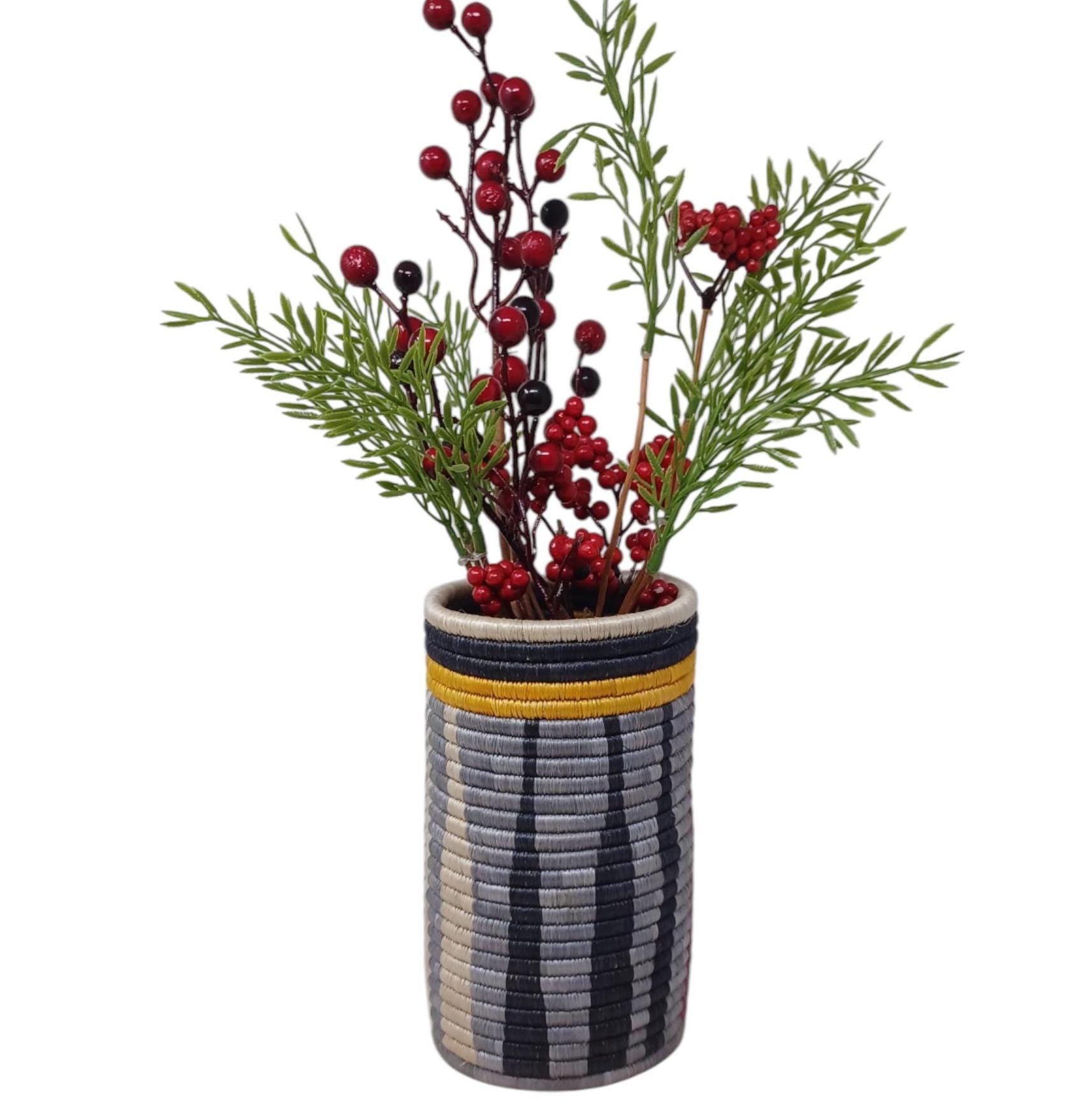 Handwoven Wicker Flower Vase: Bohemian Home Decor Centerpiece