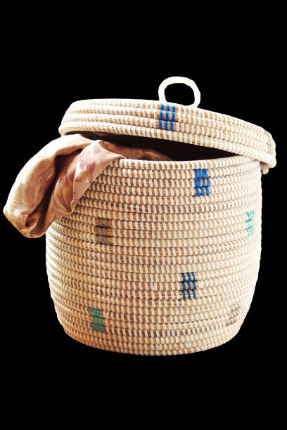Storage baskets, Round storage baskets, lidded baskets, large storage basket, lidded hamper basket, storage basket with cover, woven basket