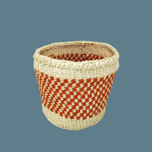 Small woven basket, small indoor planter, succulent planter, basket planter small, desk accessory,  Round basket small, Small plant basket